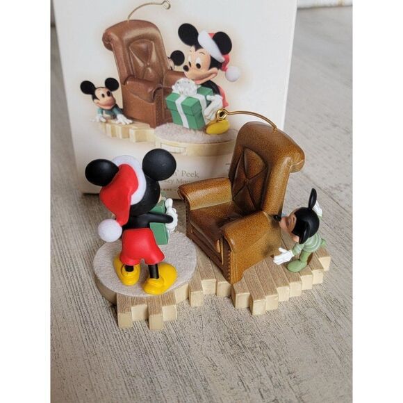 Hallmark Hide 'n' Peak Mickey Mouse 2007 Disney ornament Xmas - Picture 4 of 7